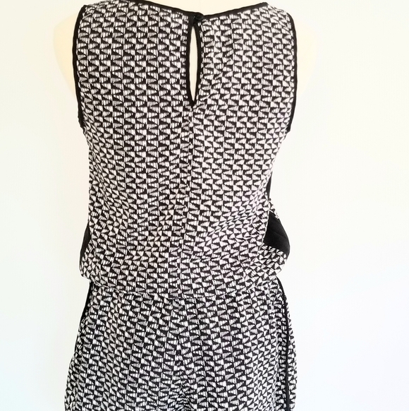 Paper Crane Black&White Sleeveless Rompers, Small - Picture 3 of 9